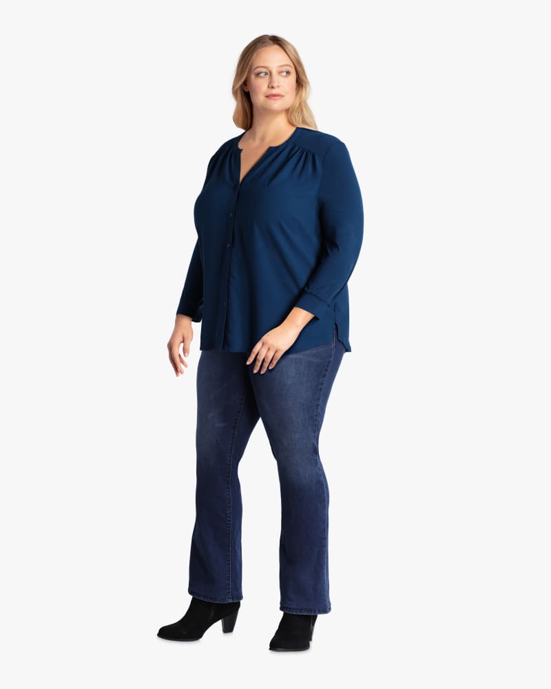 Plus size model with hourglass body shape wearing Alma Three-Quarter Sleeve Knit Blouse by Molly&Isadora | Dia&Co | dia_product_style_image_id:113126